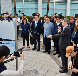 卓榮泰院長視察高雄小港機場新航廈建設，指示2032年完成首期工程，推動南北雙空港發展