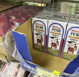 志工家長協力配送 已喝到第一次鮮奶學校約達採購校數7成