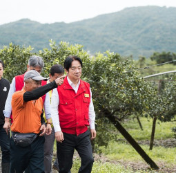 總統賴清德視察宜蘭農作受損情況 指示中央地方合作協助農民迅速恢復生產