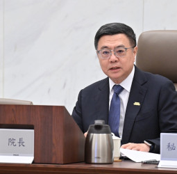 卓榮泰院長主持道安會報 強調強化交通安全措施 以減少交通事故死亡