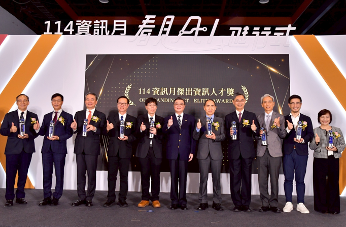 行政院長卓榮泰出席資訊月暨教育科技展開幕 強調「AI新十大建設」及早展開 建構智慧科技島