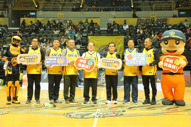 海巡署118專線開球！海巡署署長張忠龍與中信特攻隊合力推動反毒行動