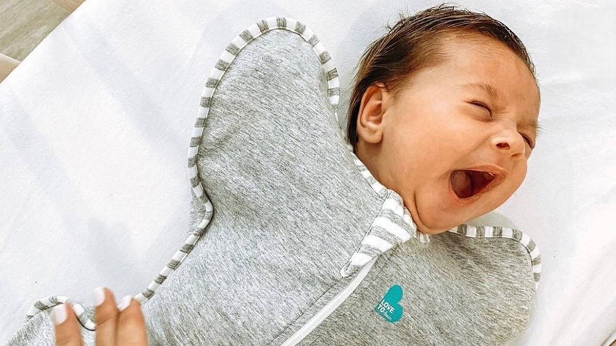 新手爸媽必讀！新生兒怎麼睡才安全？善用「蝶型包巾」預防嬰兒猝死綜合症