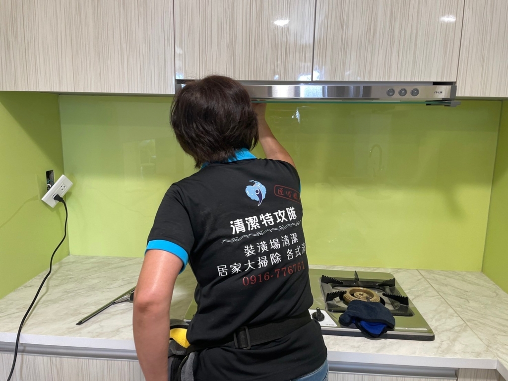 台中裝潢細清首選 清潔團隊精準打擊死角髒汙