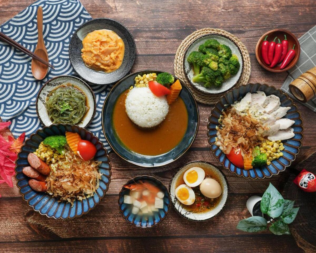 全新開幕的三多商圈人氣咖哩店 濃厚香氣成苓雅美食新選擇