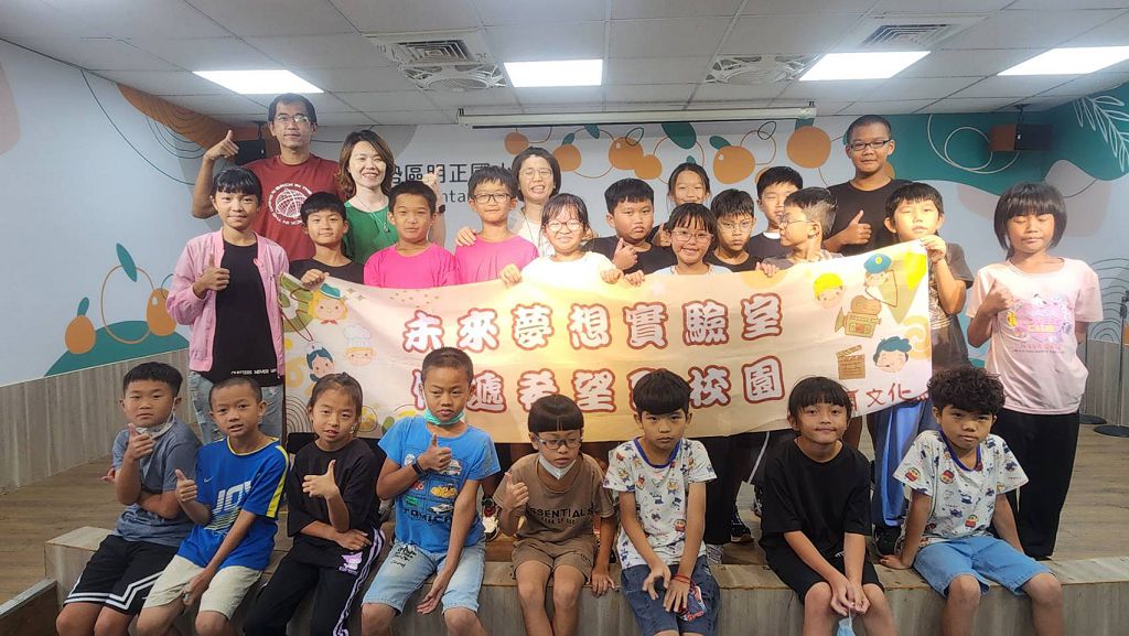 陳嘉帆醫師走入東勢偏鄉校園，以中醫教育扎根明正國小孩童