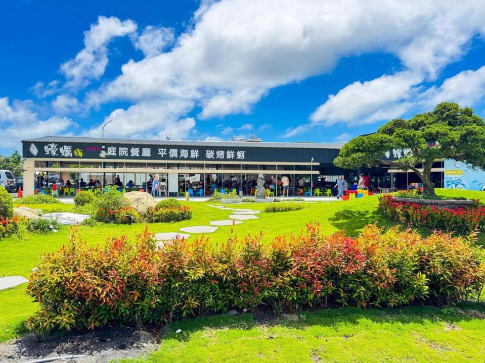 嘉義東石海鮮餐廳 親子樂遊漁人碼頭 蚵仔現烤DIY自助吃到飽