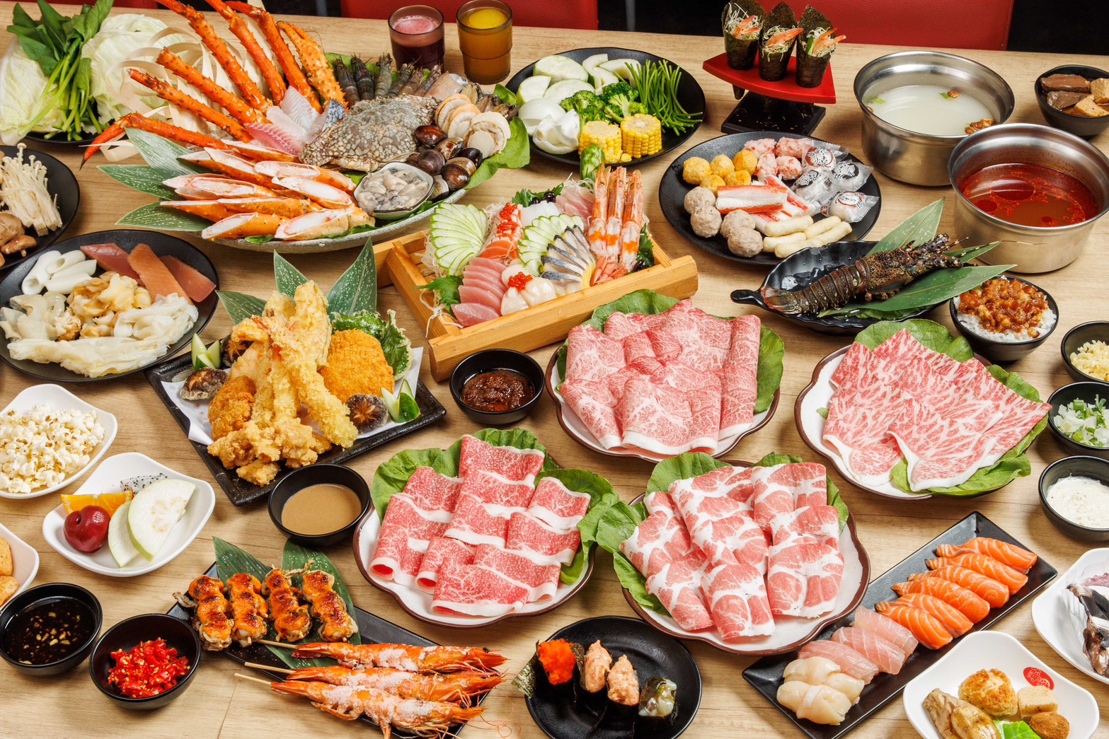 新北帝王蟹火鍋吃到飽推薦 和牛鍋物＋日料吧台一次滿足