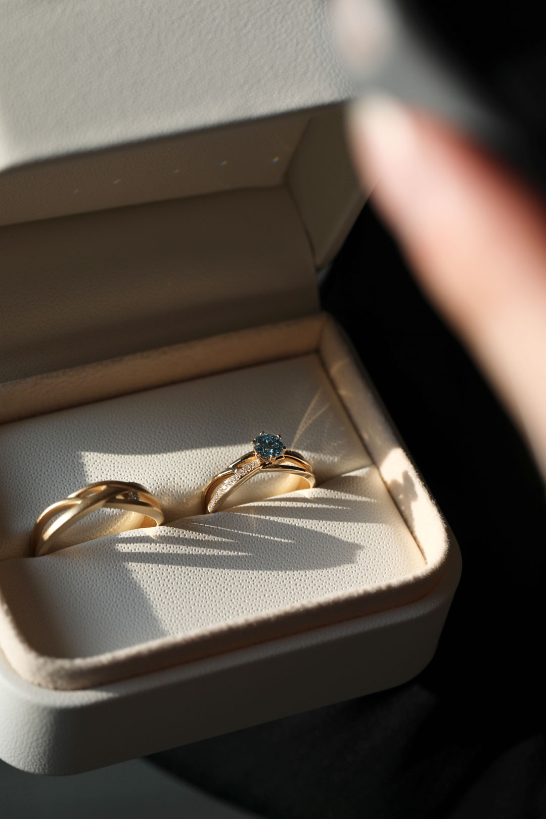 台灣光影化作指間日常 珠寶品牌 CONVERGE HALATION 「尋光」 以 GIA 工藝演繹靜奢美學