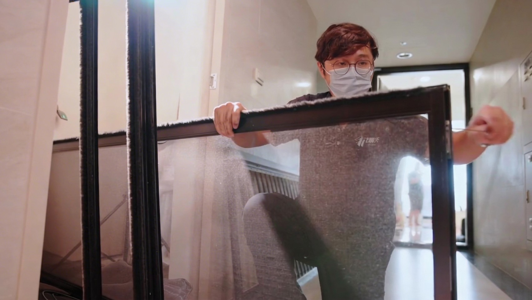 PM2.5恐隨開窗入侵室內 醫師提醒：過敏兒家庭更需防護 防霾紗窗成新選擇