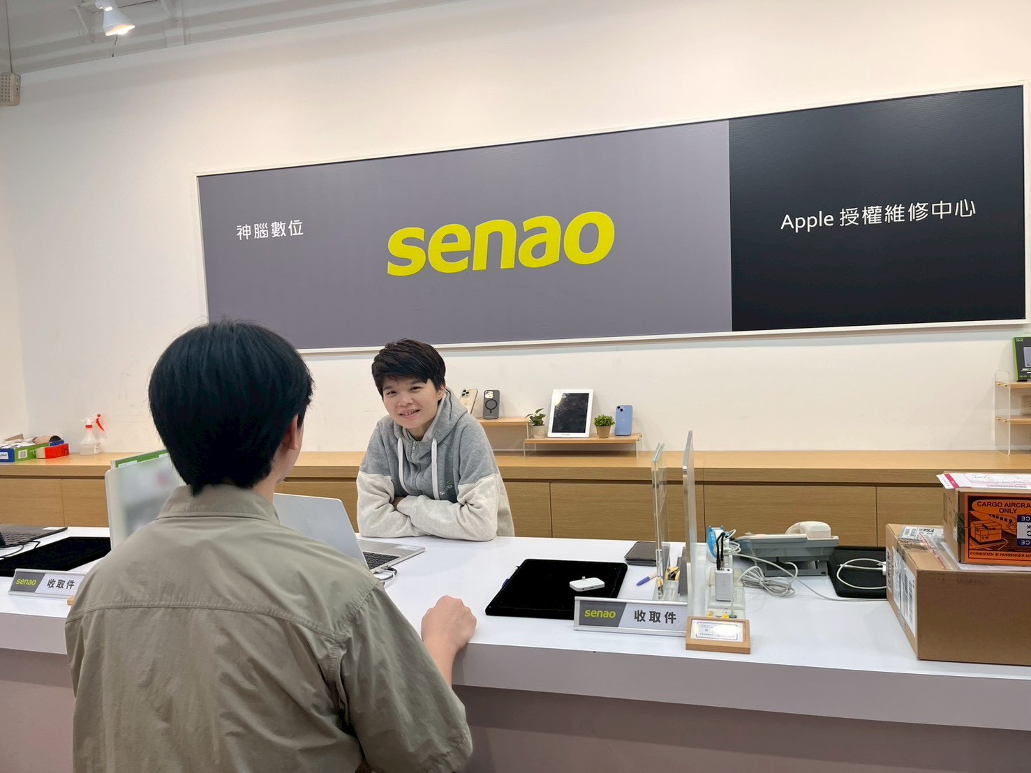 神腦母親節「寵媽馨機」 用手機回春守護媽媽智慧日常