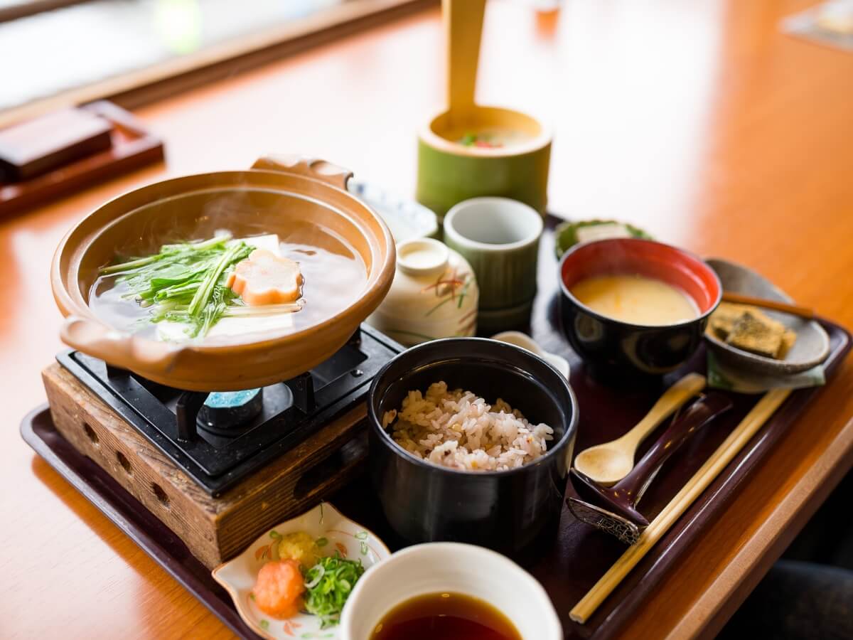 日本美食｜必吃新宿美食推薦TOP6 精選人氣壽司、拉麵、咖哩、義法料理