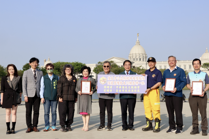 臺南中華強友文教協會音樂會結合公益活動 捐贈消防設備有效提升救災能量 黃偉哲市長肯定支持