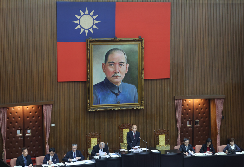 年金改革關鍵轉彎　立院三讀停砍公立學校教職員年金　退休給付政策定調 退休所得替代率不再逐年下修