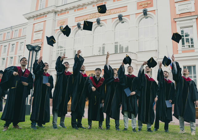 全球青年失業潮來襲！畢業就失業成新常態　專家示警學歷紅利破滅