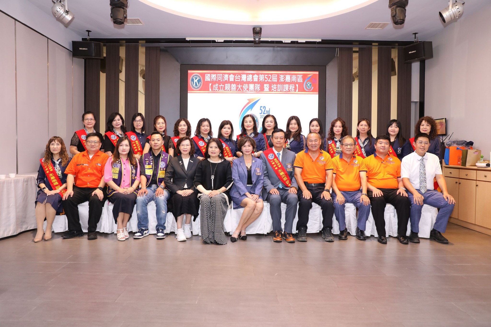 儀禮綻放新氣象 澎嘉南區第52屆親善大使團隊優雅啟航