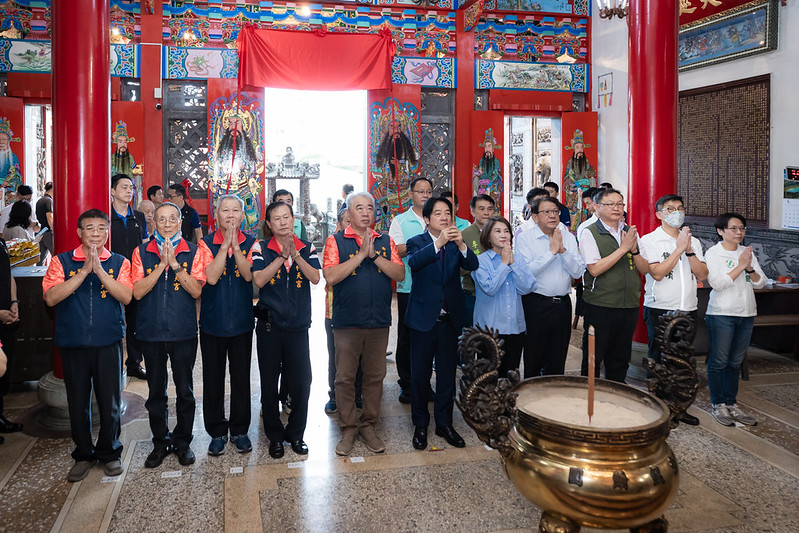 聚焦育兒與弱勢照顧　賴清德總統前往「屏東市代天宮」參香祈福　盼持續推動社福政策讓國人生活更加安定