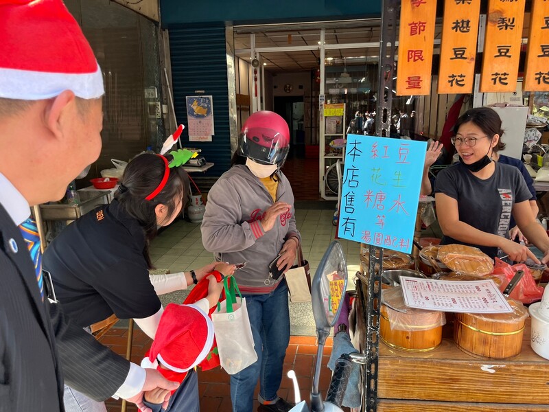 伊甸旗山慢飛天使攜手扶輪社 走入旗山老街報佳音