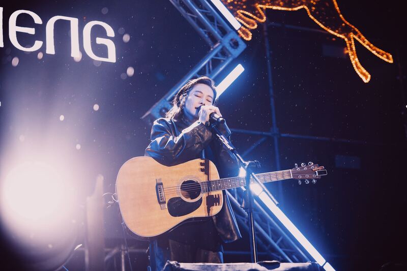 鄭宜農、魏如萱、艾怡良、美秀集團齊聚 高雄聖誕生活節四天湧破36萬人