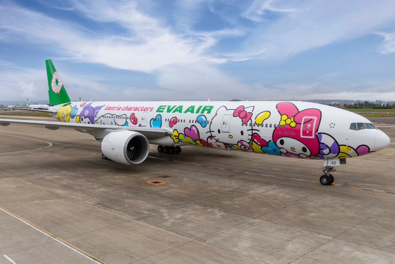 長榮航空全新Hello Kitty「糖果機」壓軸登場 三麗鷗明星歡樂陪伴 漫遊台北-巴黎糖果星樂園