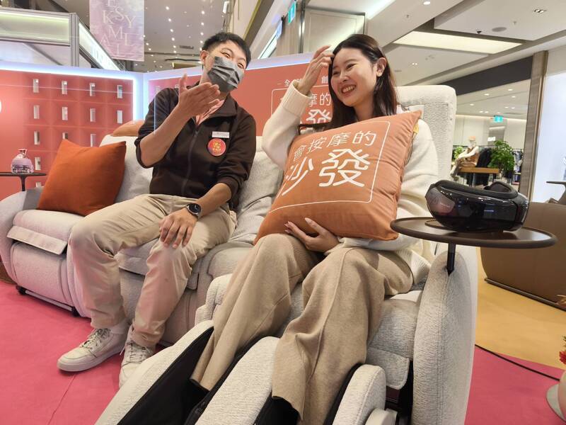 OSIM進軍沙發市場，義享時尚廣場獨家首發新品展售 一同體驗多人同步按摩的極致享受