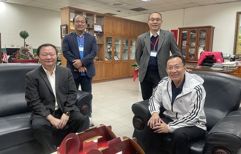 學測第二日高雄一考區試務順利兼考區主任王政彥慰勉監試務人員