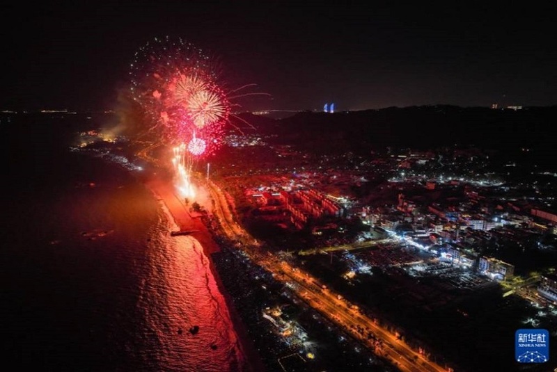 廈金焰火共迎蛇年新春 兩岸共賀佳節