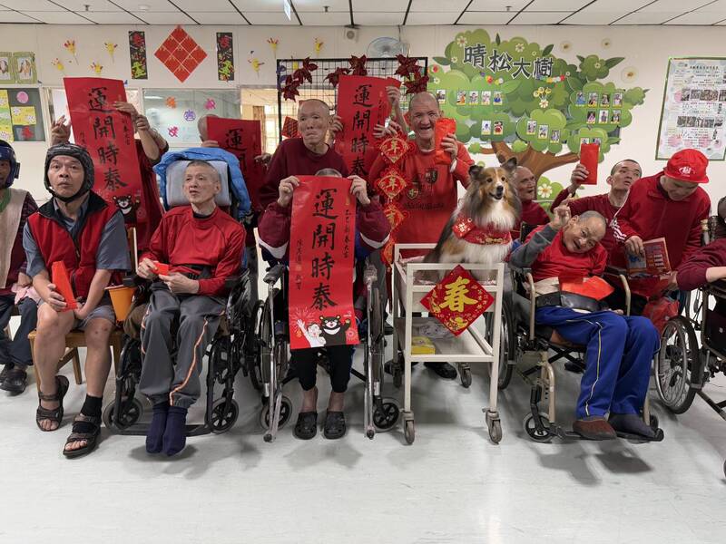 千呼『汪』喚狗醫生  陪憨兒樂迎春節喜旺過好年