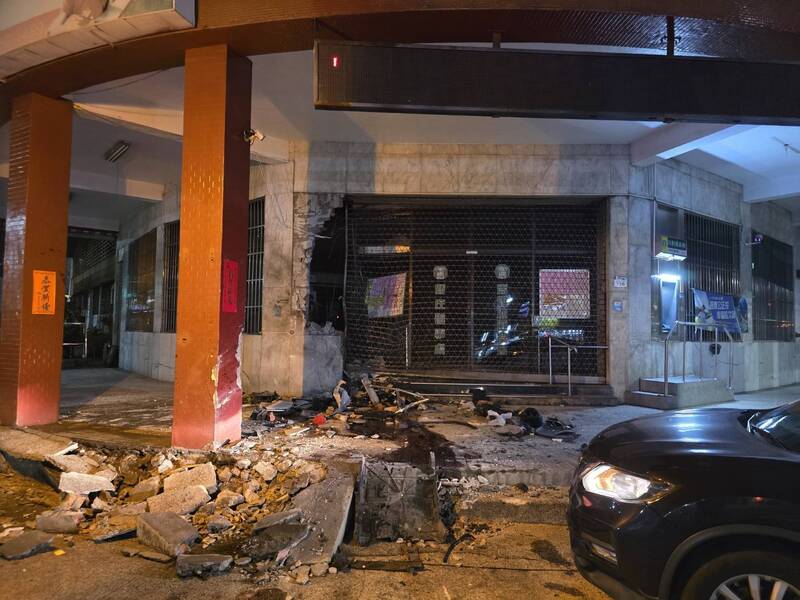 左營區自由四路小吃部糾紛引發撞車意外，警方迅速介入調查