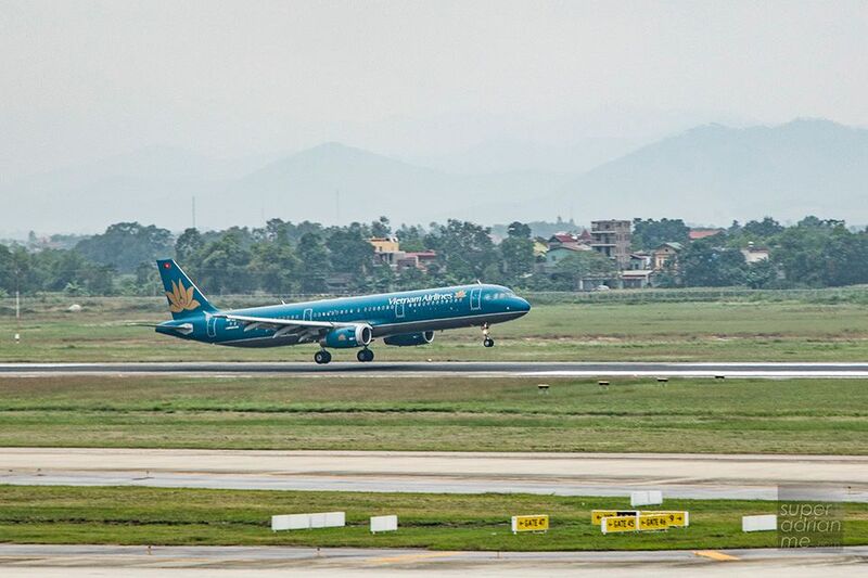 越南航空上午小港飛河內「班機故障」  123人下機等待後續安排