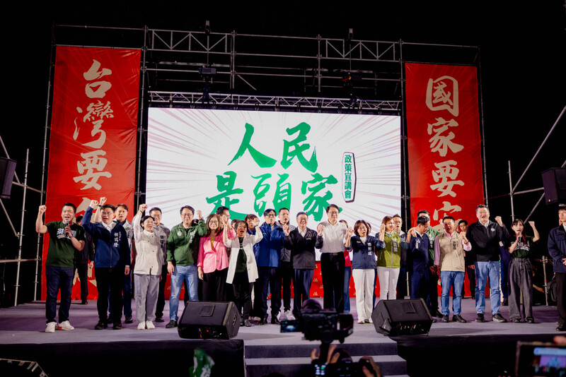 民進黨、民眾黨高雄同步舉辦活動，政治熱潮升溫