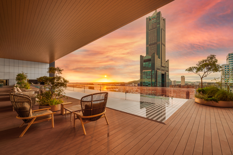 告五人週末登高雄世運館開唱！承億酒店最美無邊際泳池享受聯名調酒