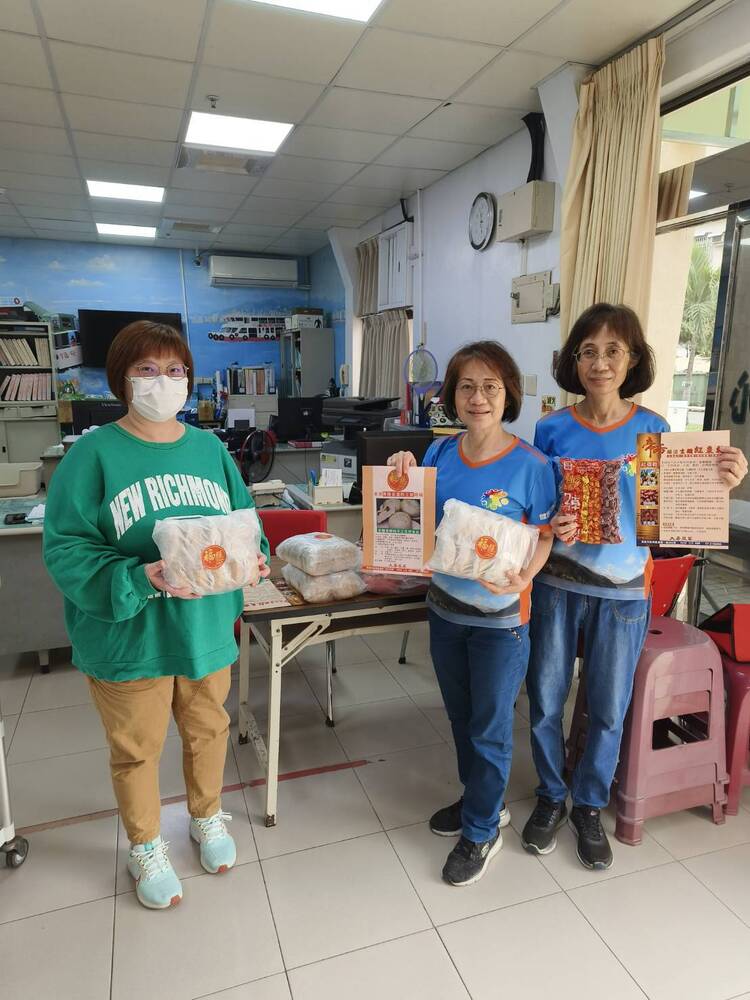 以餅傳愛・福慧圓滿    大唐風華 x 倉頡快樂行 實踐溫府王爺慈悲願力，為高齡長者送上健康與幸福