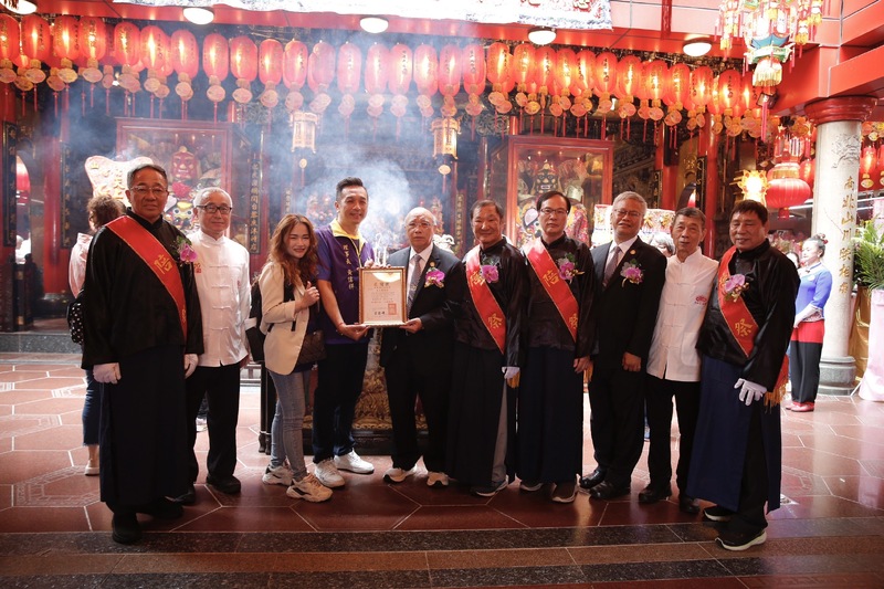 松山慈祐宮持續關懷　第三年捐贈輔具推車支持雷特氏症家庭