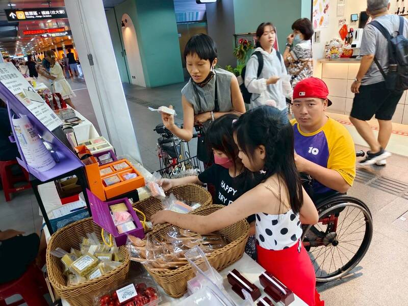 蕾特媽咪皂工坊參與 亮地方「幸福滿市集」 溫馨展攤獲得更多支持