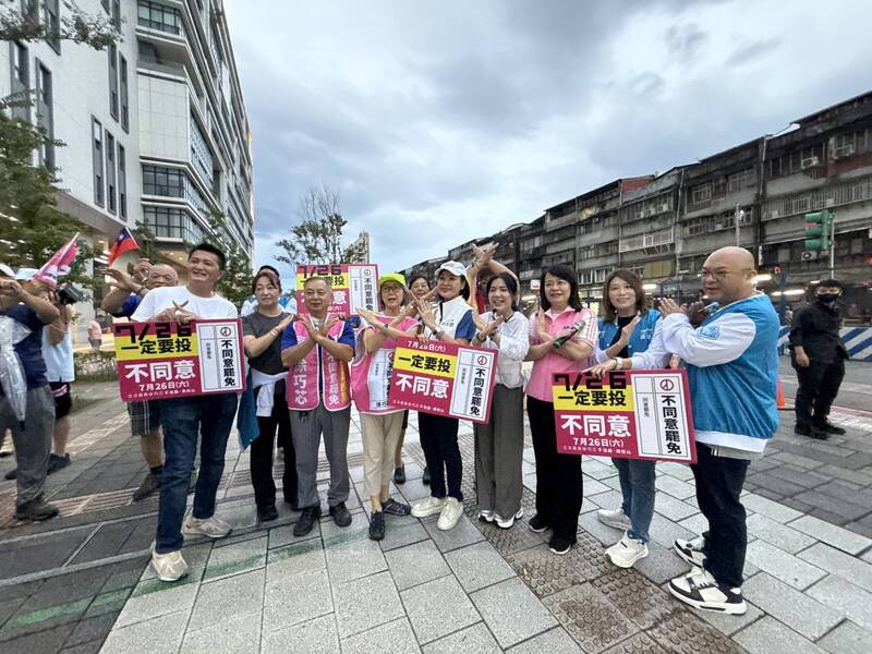 柯志恩率KMT高雄隊北上助陣徐巧芯