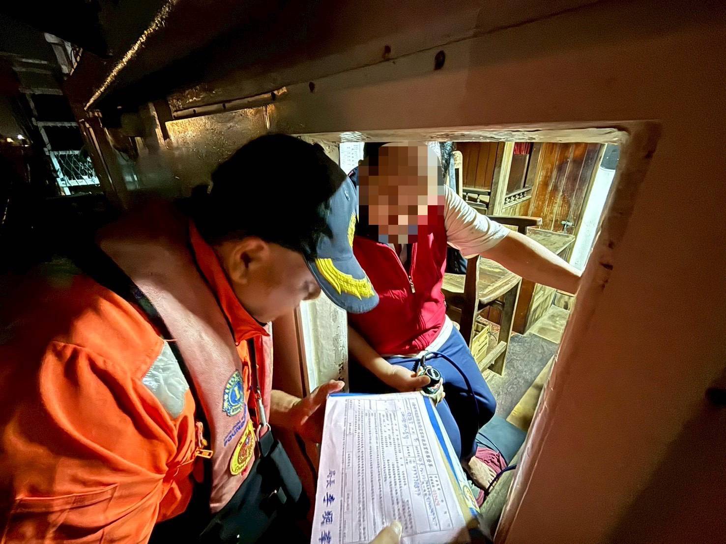 鳳凰颱風警戒期間海巡署嚴格執法　首張違反禁制令舉發單開給將軍籍漁船