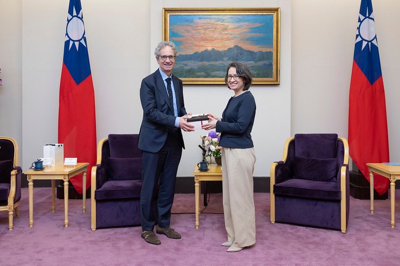 蕭美琴副總統與國際透明組織主席瓦萊里安共商推動法治與透明合作