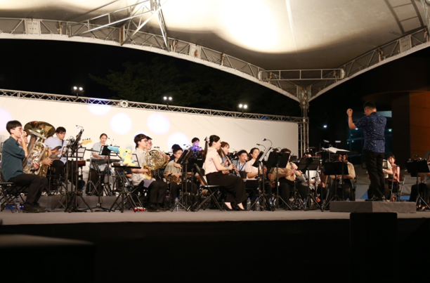 2025藝術進區盛大開幕！狂美交響管樂團卡通音樂會在臺南永康區社教中心登場 吸引1500名觀眾熱情參與