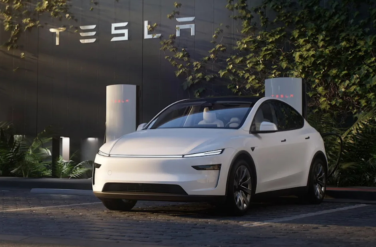 特斯拉收賄翻車！海巡少校林郁欽遭業者證詞當庭打臉，私菸集團金流與網絡浮出檯面，案件審理引關注