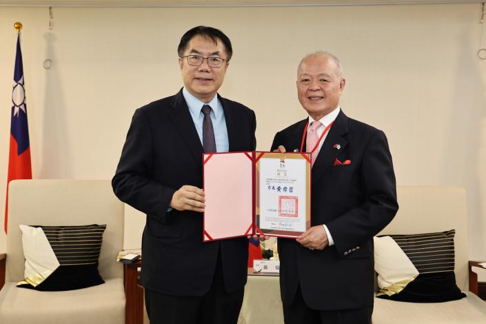 日本台灣後援會募款330萬日圓義助台南丹娜絲風災，黃偉哲市長跨海致上深切感謝與祝福