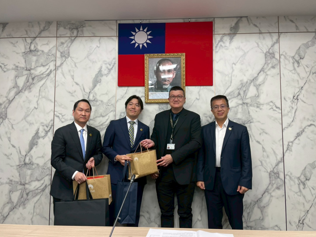 行政院攜LINE日韓高層深入討論詐騙手法演變及防制策略 提升數位通訊安全防護力