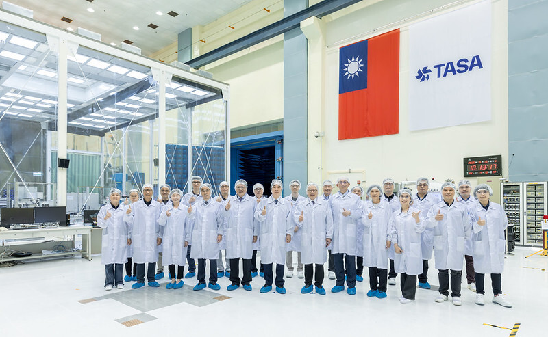 賴清德總統視察福衛八號進度　籲產學研合作備戰發射任務