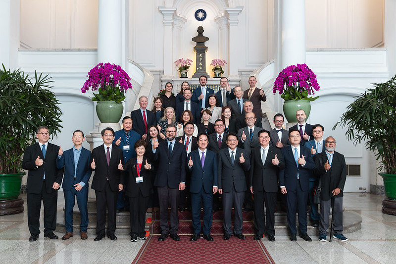 賴清德總統接見民主合作論壇訪賓　盼持續提升自我防衛能力打造印太堅實民主堡壘