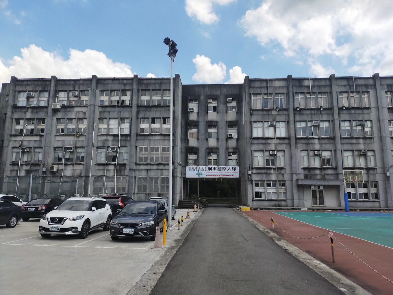 侵權金額高達6億！被控教下載盜版App「電腦王阿達」、「瘋先生」遭指控侵權公開澄清