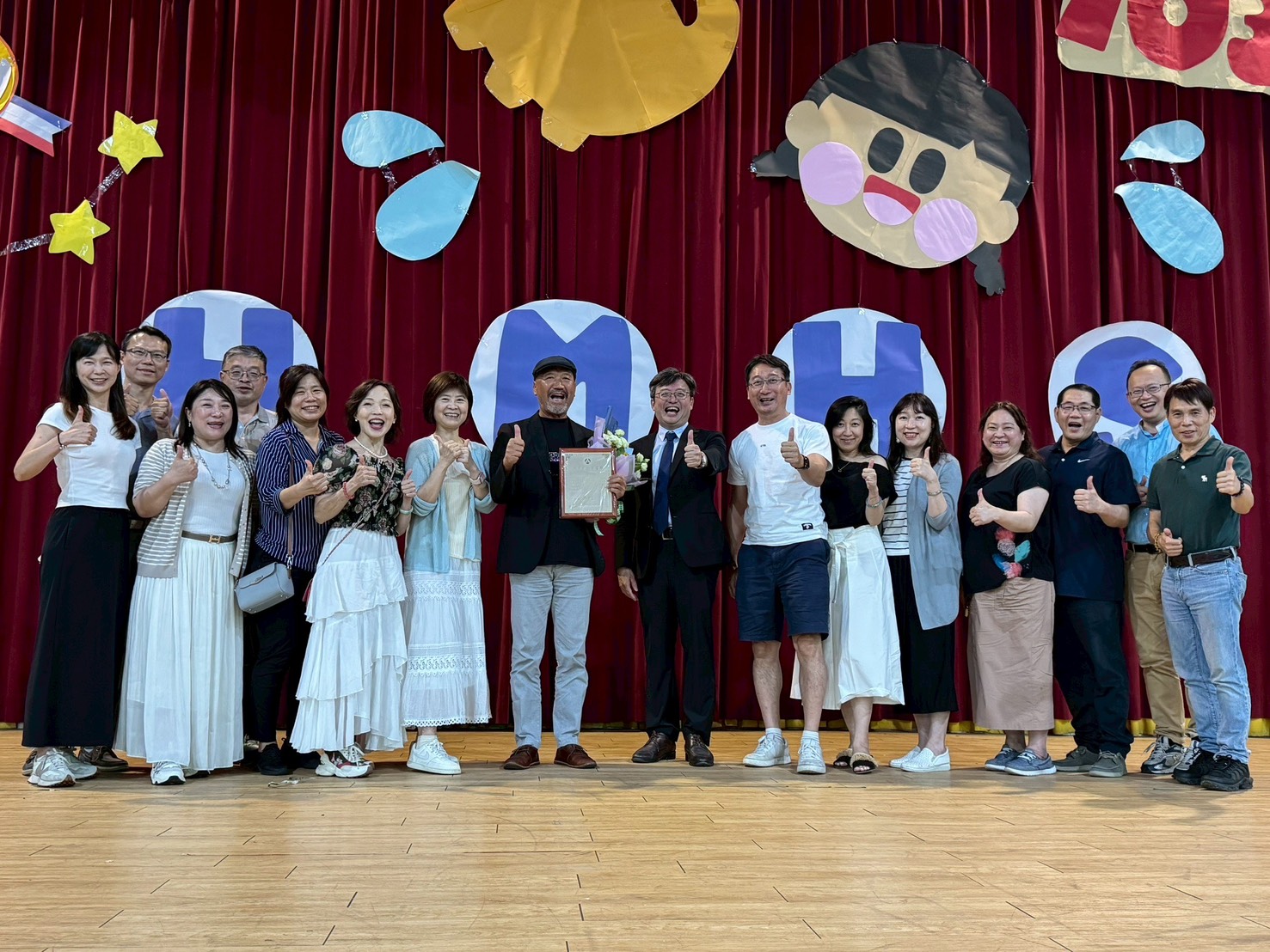 澎湖海事傑出校友、景文汽車玻璃董事長洪文聰慷慨捐百萬 助母校弱勢學生與國際教育發展