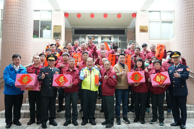 陳光復縣長親慰基層警消，澎湖春節安全維護工作全面啟動