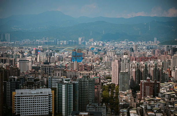 預售屋交易量爆跌！臺灣房市創5年新低　專家警告：川普效應恐害經濟崩盤