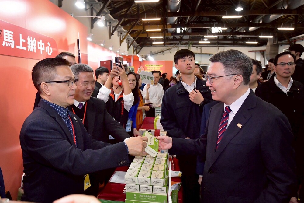 行政院長卓榮泰出席中小微企業多元振興發展計畫成果發表會開幕　強調加大力道協助中小微企業升級轉型