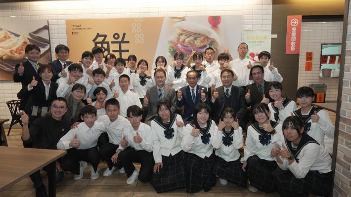 臺南市長黃偉哲親自接待　阿部賢一町長率友誼市群馬縣水上町教育旅行團與師生體驗臺南人文風情、深化臺日交流